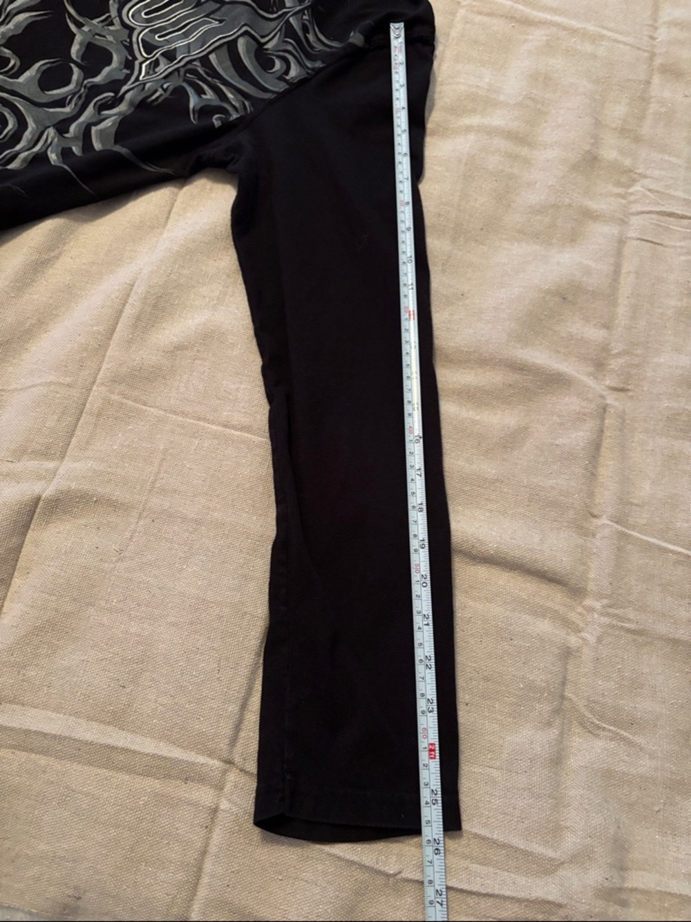 Tapout Black Long-Sleeve Tribal Graphic Tee with Silver Design XL - Picture 6 of 7